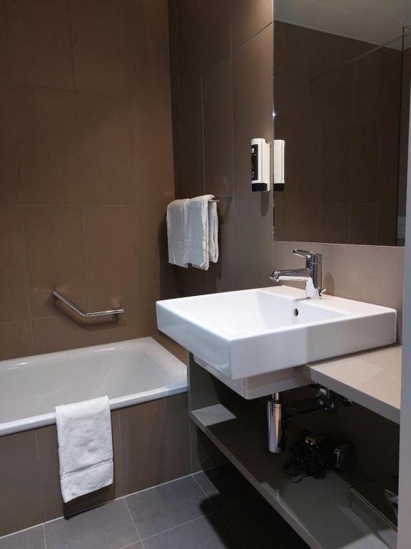 B&B Hotel Lausanne קריסייר מראה חיצוני תמונה